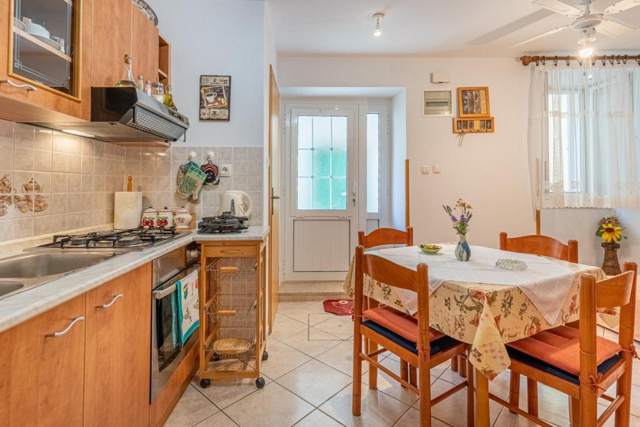 Kovacine Apartment Cres Esterno foto